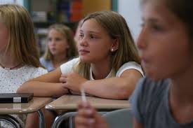 SLIDESHOW: Darien students' spirits soar for first day of school