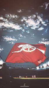 Wooden arsenal badge wallpaper for iphone se. Arsenal Flag In Stadium 540x960 Wallpaper Teahub Io