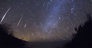 I do not own this song and/or the image facebook: Ä'em Nay Viá»‡t Nam Cung Luc Ä'on Tráº­n MÆ°a Sao BÄƒng Cuá»'i Cung Trong NÄƒm Va