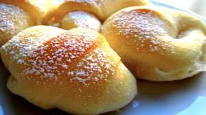 Avec L œuf Brouille Avec Un Peu De Lait Et Mets Au Four Chaud Pendant 20 Minutes A 200 Degres Saupou En 2020 Recettes De Cuisine Recette Brioche Facile Brioche Facile