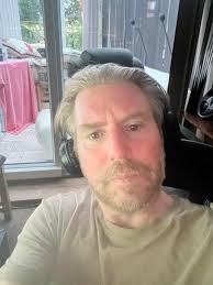 Hi everyone, I've made a new group for singles in York and Leeds to meet up  and mingle and chat and socilaise so if you fit the above criteria and  would like