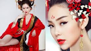 Muôn kiểu Võ Tắc Thiên phiên bản Việt