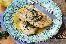 Jahe, bawang putih, bawang bombay, saus tiram, beberapa macam kecap, dan bahan bahan lainnya, inilah bahan dan bumbu masakan. Resep Ayam Piccata Klasik 2021