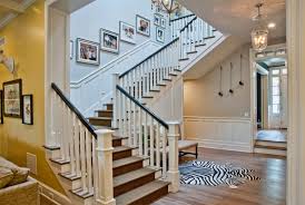 Not every staircase wall decor needs to be distinguished from the stair itself. Stairway Walls Decorating Ideas