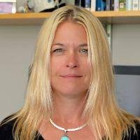 Gina Macdonald's Instagram, Twitter & Facebook