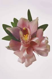 Flowers that start with r would be roses and ranunculus. Corsage Do S And Don Ts Times News Online