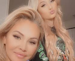 Alabama barker is continuing to publicly shame her mother shanna moakler on social media. Who Is Alabama Barker S Mom Shanna Moakler Alabama Barker 14 Facts About Popbuzz