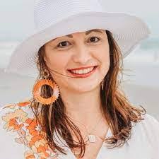 Amber Wojciechowski's Instagram, Twitter & Facebook