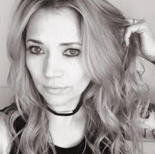 Tutorial Tuesday💛▶️ How to "fan out" or "pull out" a dutch braid  #hairbymichellestevenson 1. Create a Dutch Braid 2. Leave enough hair to  "pull"