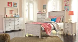 With clean and crisp lines, the willowton king sleigh bed transforms your bedroom to a whole new level of sophistication. Ashley Willowton Bedroom Collection