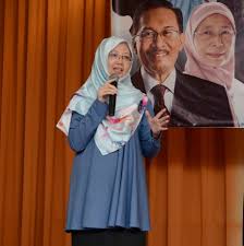 The minister administers the portfolio through the ministry of human resources. Gaji Minimum Graduan Siswazah Potongan Gaji Menteri Dan Timbalan Menteri Boleh Menyelamatkan Ekosistem Pekerjaan Parti Keadilan Rakyat
