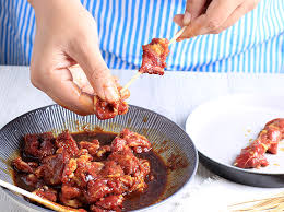 Sekarang ini cukup banyak restoran dan kedai yang menyajikan masakan korea. Ini Cara Membuat Sate Kambing Sedap Tanpa Repot Bukareview
