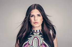 All of the operators who work for the hotline are. Gntm News 2018 Heidi Klum Serviert Transgender Soraya Kajevic Ab Express De