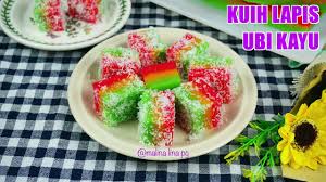 Resepi talam ubi kayu bahagian bawah 2 cawan ubi yang(telah diparut dan dibuang air pahitnya) 1/2 cawan tepung gandum 2. Kuih Lapis Ubi Kayu Paling Sedap Cara Buat Kuih Talam Ubi Kayu Kukus Kuih Tradisional Lina Pg Youtube