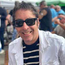 Can anyone please recommend someone who makes birthday cakes please. Thank  you