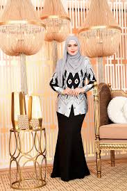 Jom.lihat photo fesyen tudung siti,anda pasti tertarik untuk memiliki tudung sepertinya dan mencubanya.hazika pasti mengesyorkan yang terbaik untuk anda semua. Koleksi Fesyen Baju Siti Nurhaliza