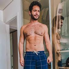 Rainer cadete, better known by her family name rainer cadete, is a popular portuguese actor. Verdades Secretas 2 Rainer Cadete Diz Que Recebe Chuva De Nudes