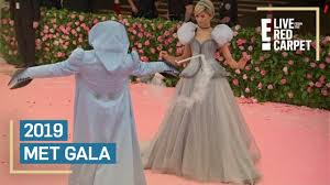 Notes on fashion, did not disappoint. See Zendaya S Fairy Tale Moment At 2019 Met Gala E Red Carpet Award Shows Youtube
