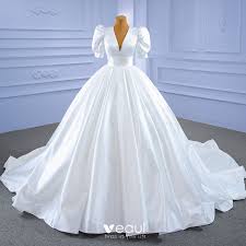 Wähle aus einer großen auswahl an längen, farben und styles für jeden anlass. Viktorianischer Stil Vintage Ivory Creme Satin Brautkleider Hochzeitskleider 2021 Ballkleid V Ausschnitt Geschwollenes Kurze Armel Konigliche