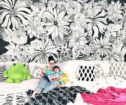 Lukisan cafe hitam putih ini hampir cocok dengan berbagai konsep desain bistro. 12 Mural Hitam Putih Dengan Motif Bunga Yang Nomer 8 Begitu Elegan