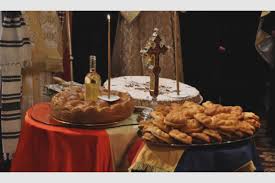 Creștinii dau de pomană după posibilitățile materiale. MoÈii De IarnÄ 2020 Ce E Bine SÄ Dai De PomanÄ In Drum Spre BisericÄ De SambÄta MorÈilor Impact