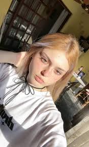 Eve Steele (@eve.stle) • Threads, Say more