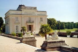 Chateau De Bagatelle 1777 Bois De Boulogne Paris 75016 Architecte Francois Joseph Belanger Chateau De Bagatelle Bois De Boulogne Bois De Boulogne Paris