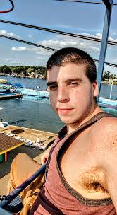 What are the rules for bringing water bottles and using lockers at Indiana  Beach?