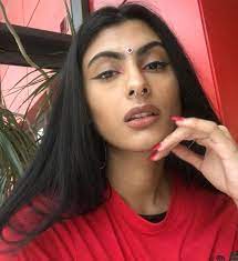 pin auf nose n metal
