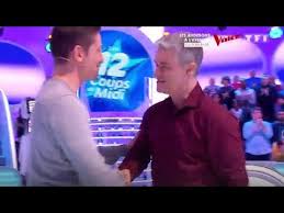 La 1 re équipe à atteindre 7 points remporte la manche (ou à atteindre 6 points le 4 juillet 2020 ). Les 12 Coups De Midi Eric Va Se Faire Eliminer Sur Une Question De Cuisine Youtube