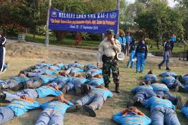 To achieve these goals, the collection of data is done with unstructured interview, observation (direct observation) and documentation. Smk Kal 1 Gelar Ldks Bagi Seluruh Siswa Baru Kelas X Ajaran 2019 2020 Expose Indonesia