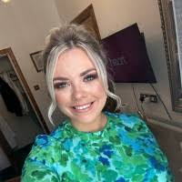 Lucinda Pringle's Instagram, Twitter & Facebook