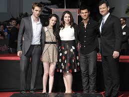 .mega, baixar crepúsculo avi dublado pelo mega, crepúsculo filme download mega, crepúsculo download mega, crepúsculo avi dublado download mega. Midnight Sun Novo Livro Da Saga Crepusculo Sera Lancado Em Agosto Nos Eua Anuncia Autora Pop Arte G1