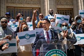 May 27, 2021 · antonio brown, an atlanta city councilman who is running for mayor to succeed incumbent keisha lance bottoms, was visiting a local business owner around noon on wednesday when he saw four young. Atlanta City Councilman Antonio Brown Joins Mayoral Race