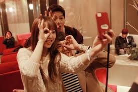 Chế độ dinh dưỡng cân bằng. Withjoongki On Twitter Song Joong Ki Park Bo Young And Yoo Yeon Seok Taking Selca Http T Co Nve99xje