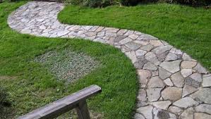 Gartenwege Mit Natursteinen Fur Hobbygartner Garten Gartenweg Gartengestaltung
