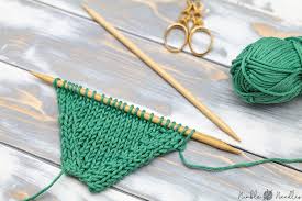 Some people may prefer to leave them loose and weave them in later. Kfb How To Knit Front And Back Step By Step Tutorial For Beginners