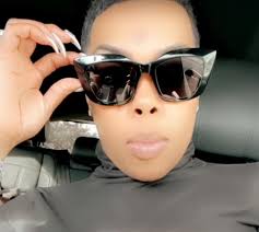 What do you think about her sunglasses?