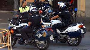 The chief was not only handsome but also fair in complexion with golden texture. La Policia Nacional Suprime El Servicio De Motos En El Centro De Jerez