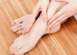 As cmt gets worse over time, you'll need to be assessed regularly to check for any changes in your condition. Maladie Charcot Marie Tooth Aphadolie