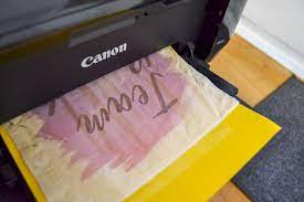 Die papierserviette in der hälfte ausfalten und die geschlossene kante nach oben legen. Bugelbilder Selber Machen Fur Junggesellenabschied Ein Kreativer Diy Hochzeitsblog