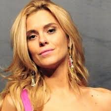 Carolina dieckmann conta de quando fugiu da escola com uma amiga e foi salva por um completo desconhecido! Carolina Dieckmann Ca Dieckmann Twitter