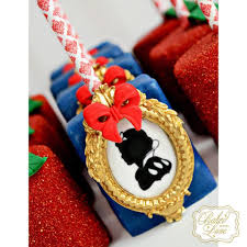1st Birthday Rice Krispie Treats No Hay Descripcion De La Foto Disponible Rice Krispies Baby Shower Cookies Snow White Birthday Party