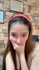 Maliit daw ba talaga yung face ko o malaki lang yung kamay ko?🤣😂