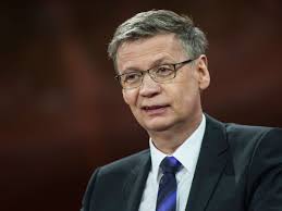 Günther jauch hat bei „wer wird millionär auf rtl bereits viel erlebt. Wer Wird Millionar Rtl Ratlose Kandidaten Die 5 Witzigsten Blackouts Der Show Promi Show