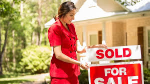 An agent with limited authority toact on behalf of the principal. Real Estate Agent Broker Realtor What S The Difference