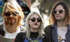 Frances bean cobain isn't going to sit quietly while kendall jenner complains about her life! Frances Bean Cobain Soaks Up Coachella With Fiance Isaiah Silva Daily Mail Online