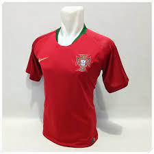 Karena dianggap menarik, ada sejumlah jersey timnas yang menjadi favorit orang. Jersey Timnas Portugal World Cup 2018