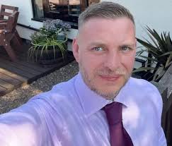 Van taxichauffeur tot TikTok-ster: maak kennis met 'Team Littler', de  entourage achter de 16-jarige WK-finalist