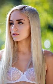 Naomi Woods Promis
